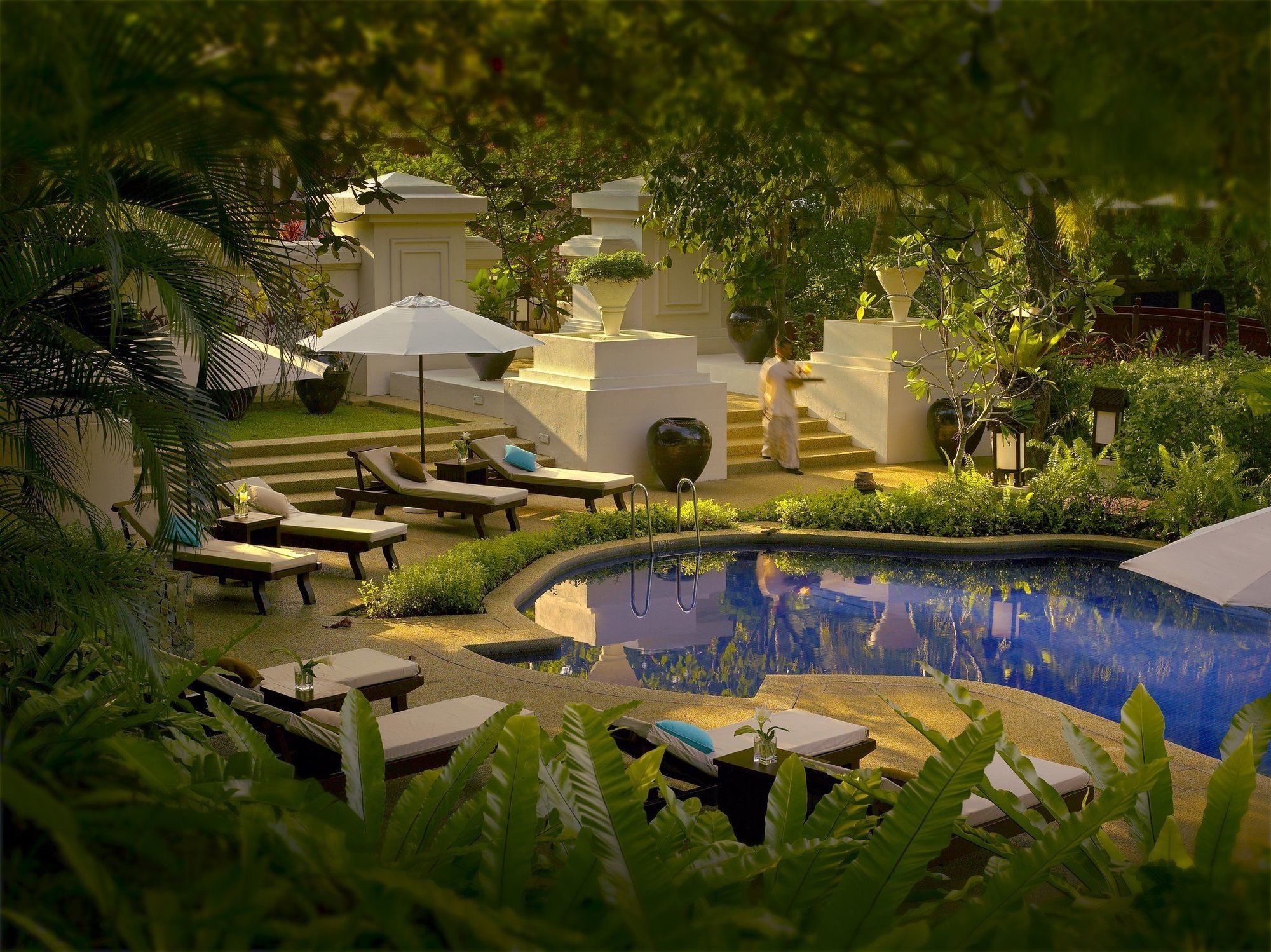 Tanjong Jara Resort, Terengganu - A Small Luxury Hotels Of The World Dungun Servizi foto The pool at the Four Seasons Hotel, Kuala Lumpur