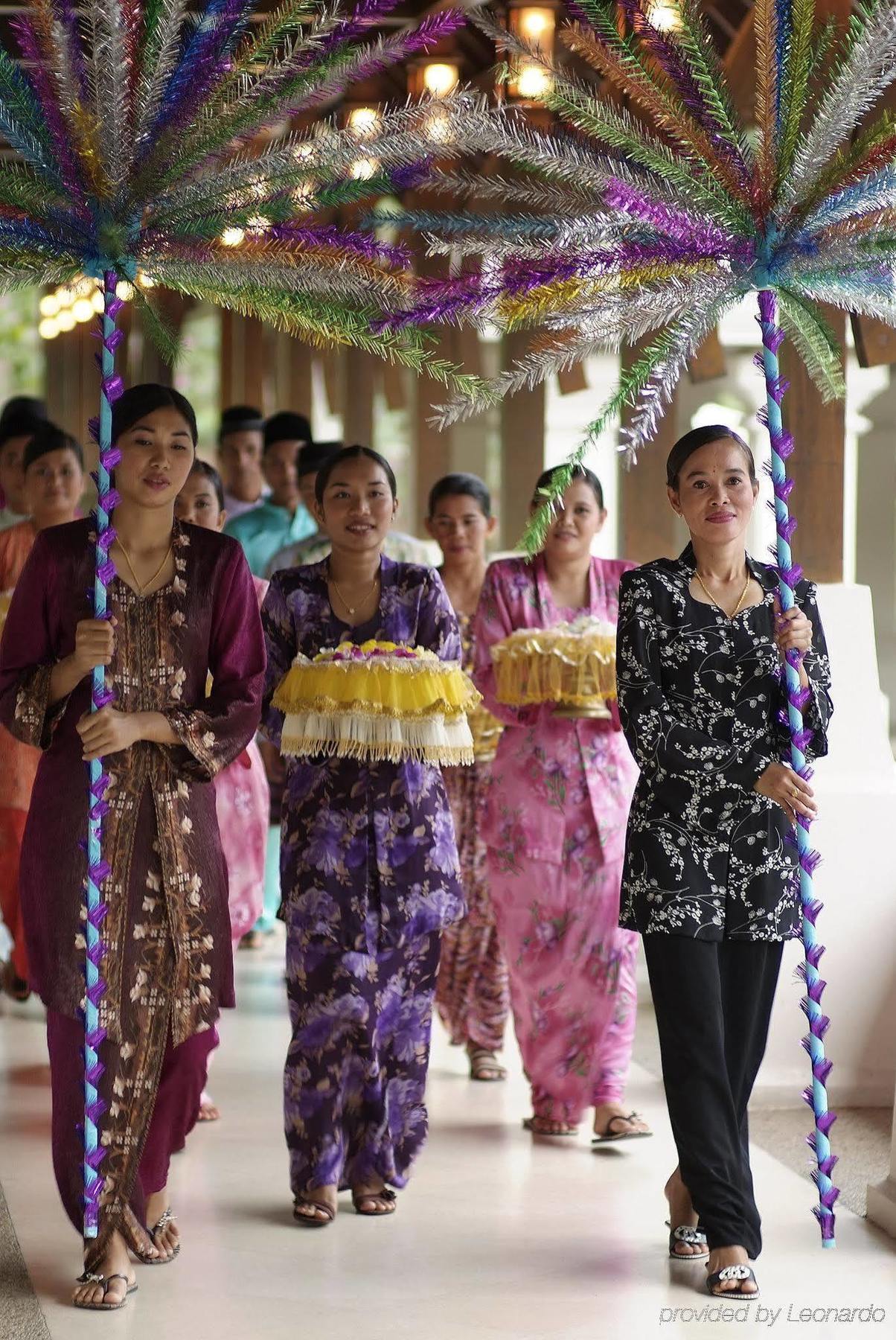 Tanjong Jara Resort, Terengganu - A Small Luxury Hotels Of The World Dungun Esterno foto A traditional Javanese wedding procession